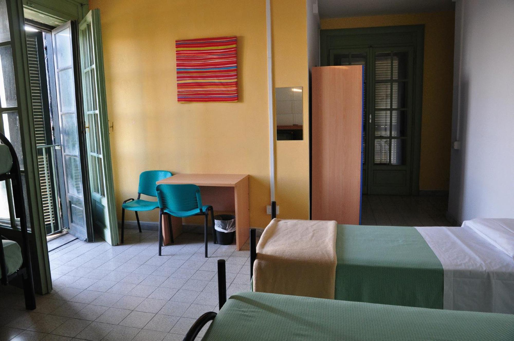 Litus Roma Hostel Лидо ди Остия Екстериор снимка A typical room at the hostel