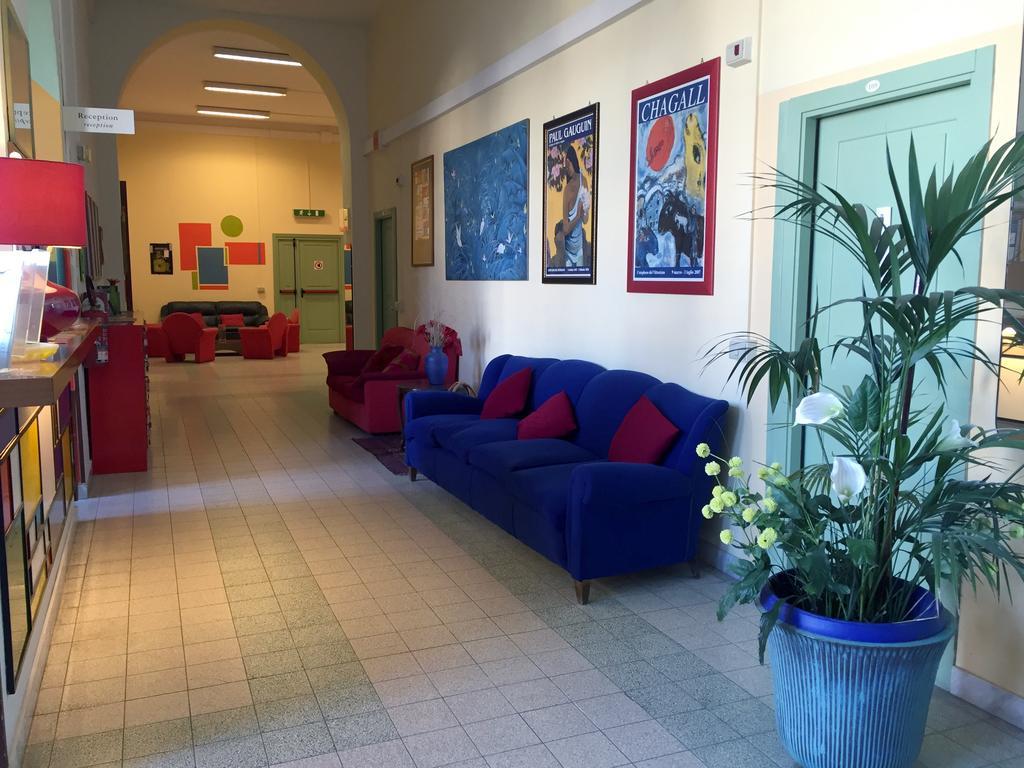 Litus Roma Hostel Лидо ди Остия Екстериор снимка The library