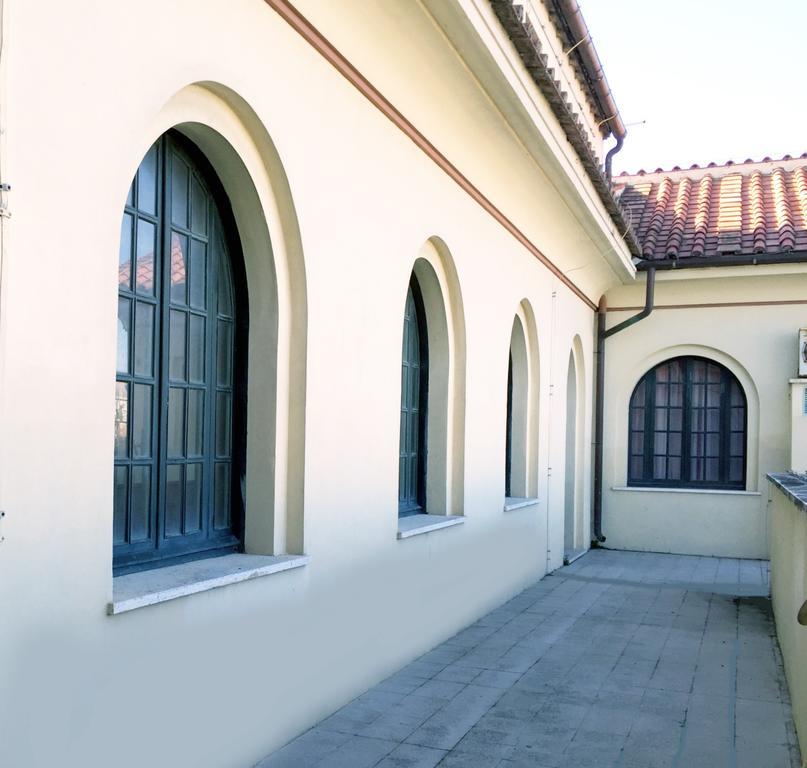 Litus Roma Hostel Лидо ди Остия Екстериор снимка The windows of the museum