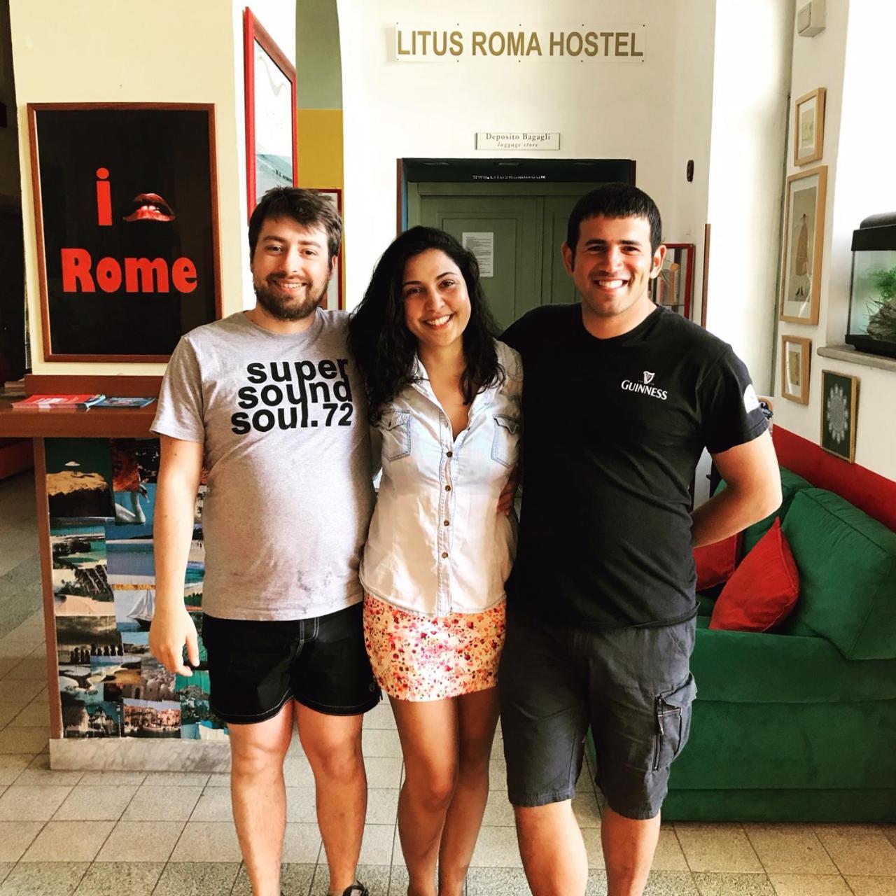 Litus Roma Hostel Лидо ди Остия Екстериор снимка The team of the Guinness World Records office in Rome