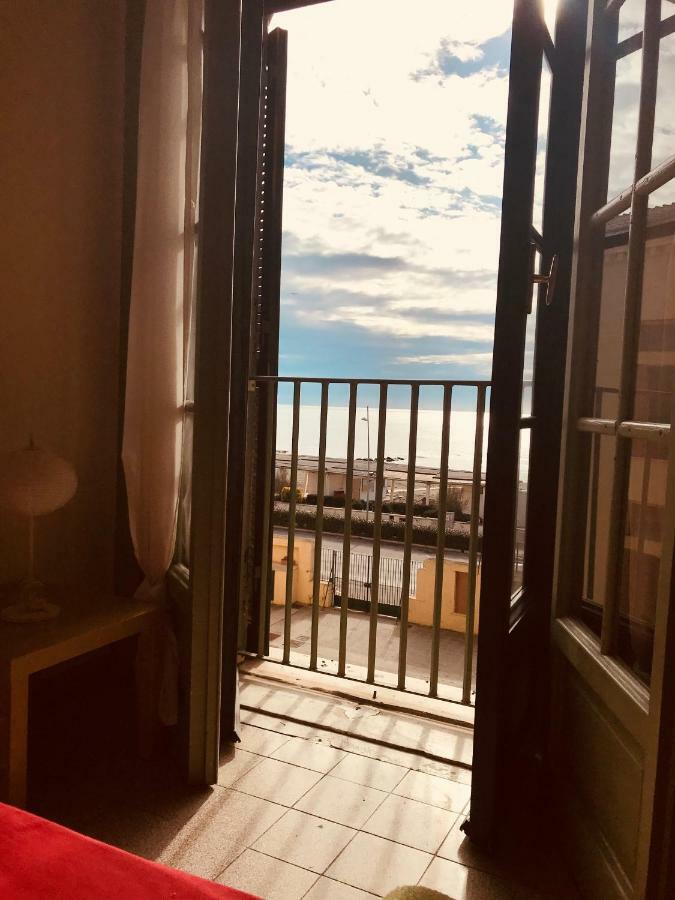 Litus Roma Hostel Лидо ди Остия Екстериор снимка View from the window of the lighthouse